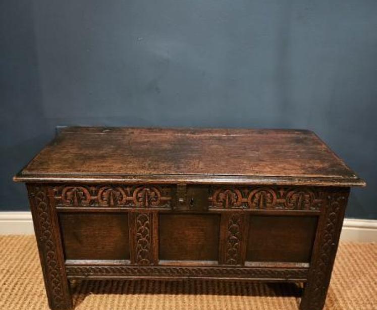 George I Oak Coffer - Image 4