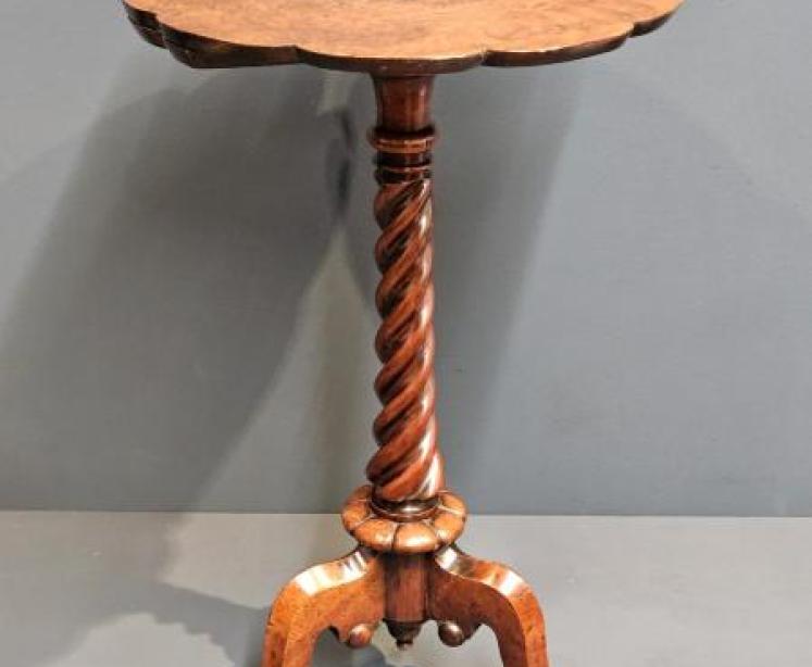 Superb Mid Victorian Burr Walnut Wine Table  - Image 3