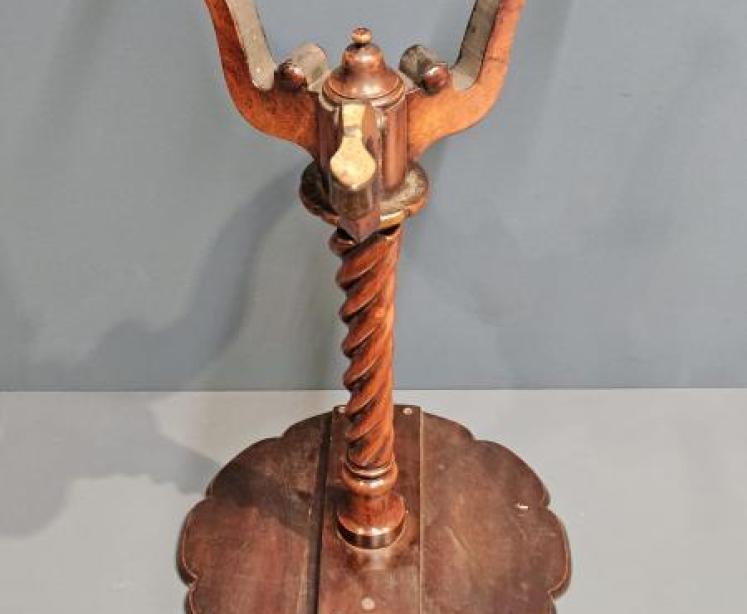 Superb Mid Victorian Burr Walnut Wine Table  - Image 5