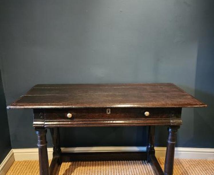 James II Oak Side Table - Image 1