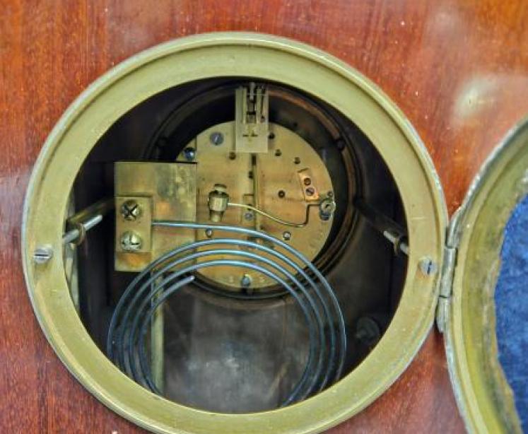 Victorian Brass Inlaid Mahogany Mantel Clock - Image 6