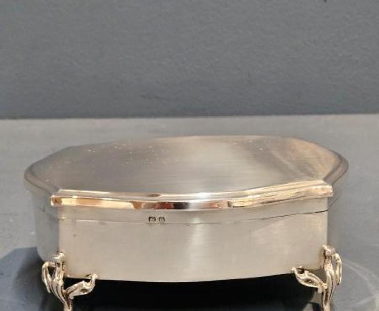 George V Silver Jewellery Box - Image 1