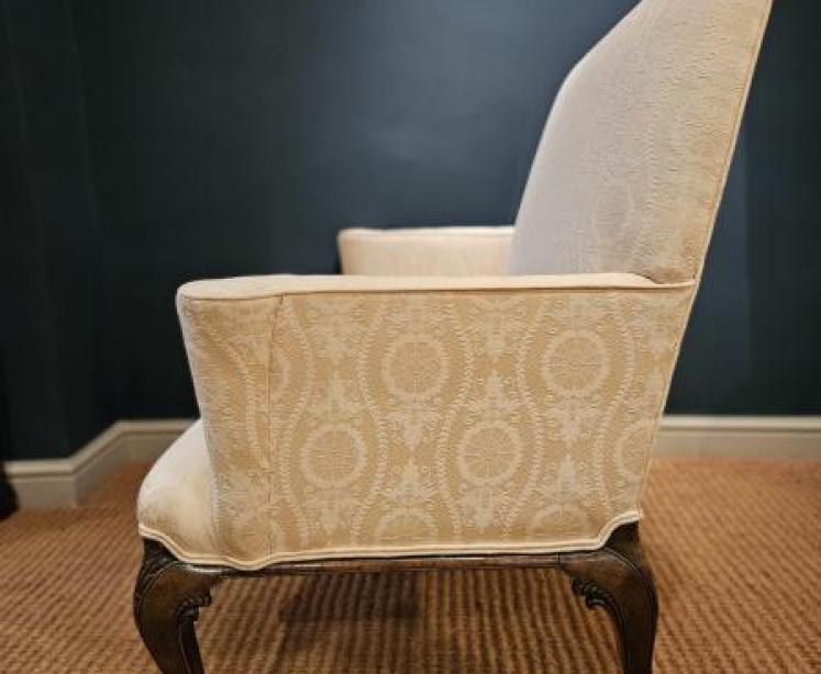 Fine Quality Small George III Style 2 Seater Sofa - Image 5