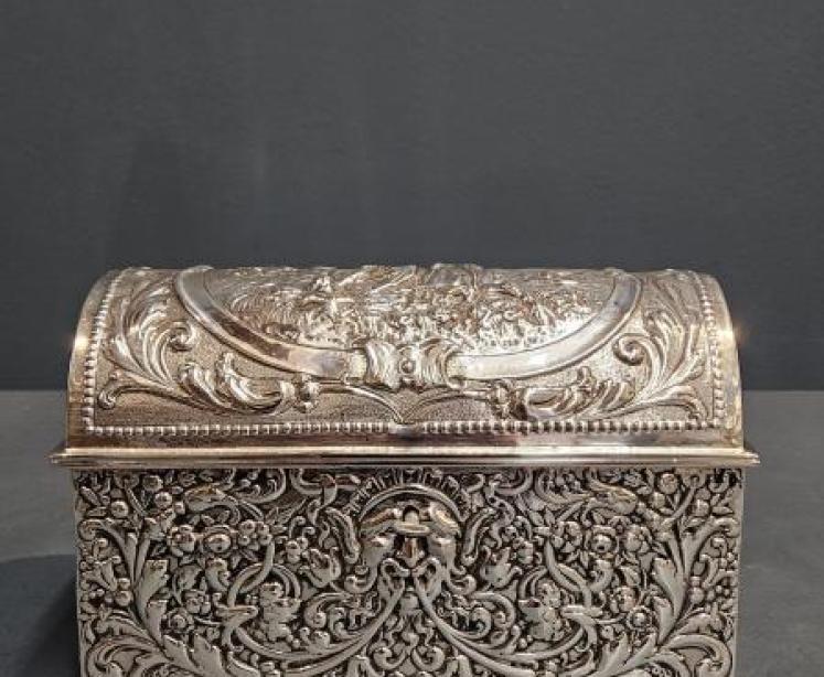 Large Chester Silver Domed Top Casket - Image 1
