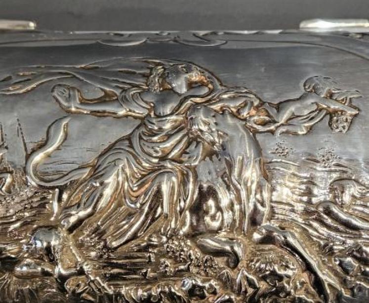 Large Chester Silver Domed Top Casket - Image 6