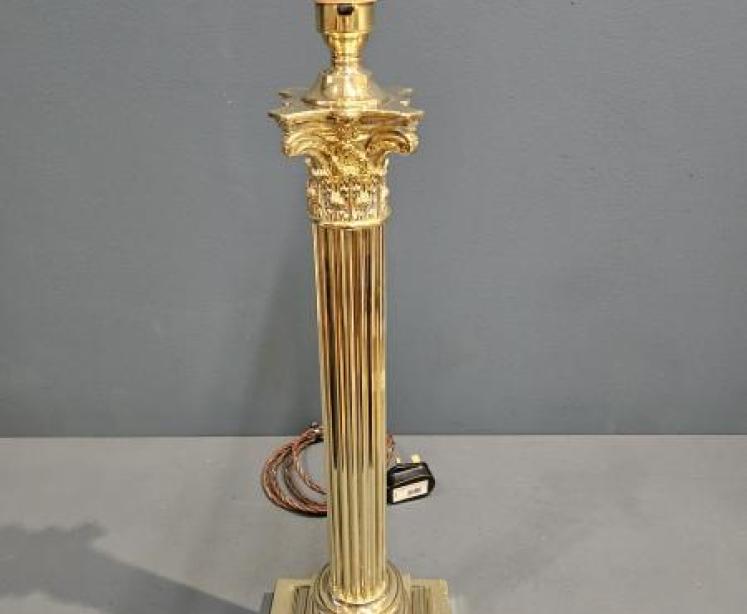 Edwardian Cast Brass Corinthian Column Table Lamp - Image 3