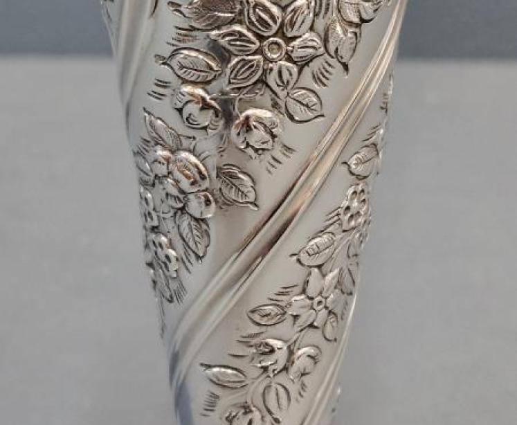 Victorian Silver Trumpet Vase by William Comyns - Image 7