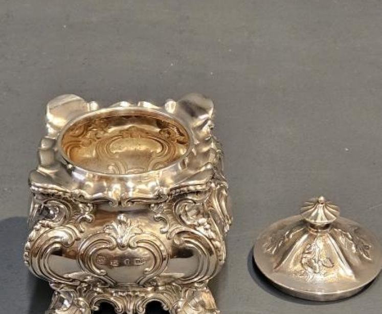 Large Early Victorian Silver Tea Caddy - Image 7