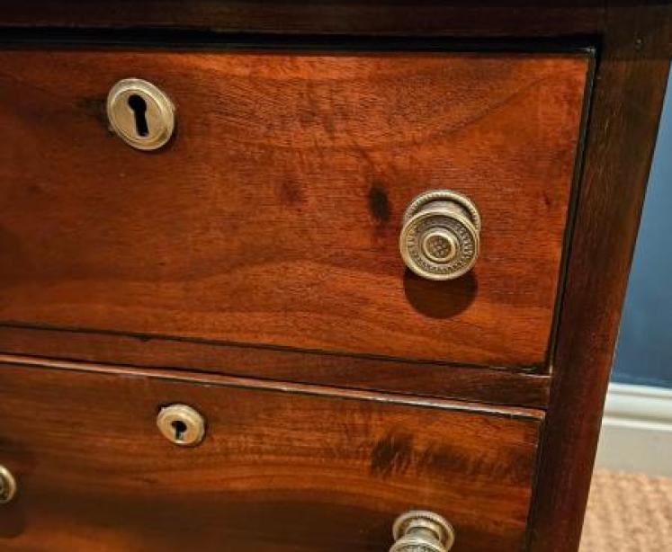 Pair of Victorian Mahogany Bedside Chests - Image 4