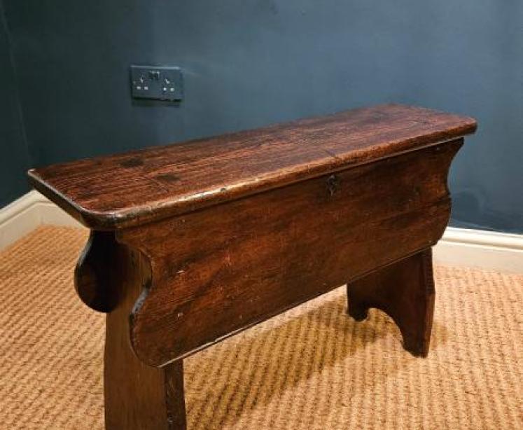 George III Pine and Elm Six Plank Coffer - Image 7