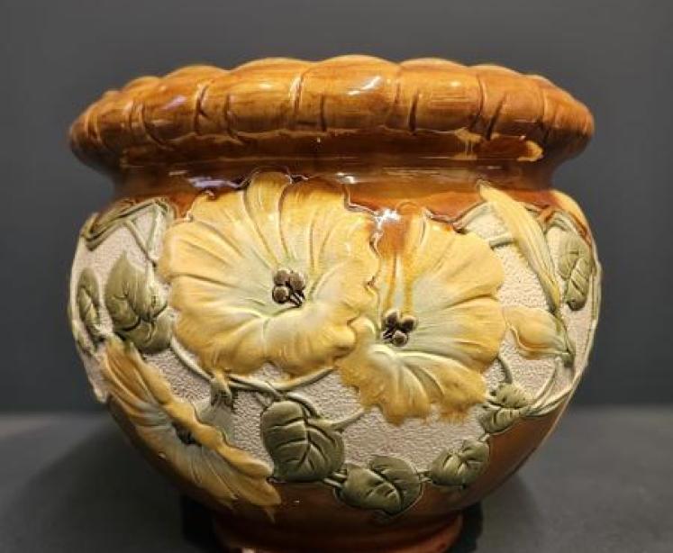 Large Burmantofts Art Pottery Faience Sunflower Jardiniere - Image 4