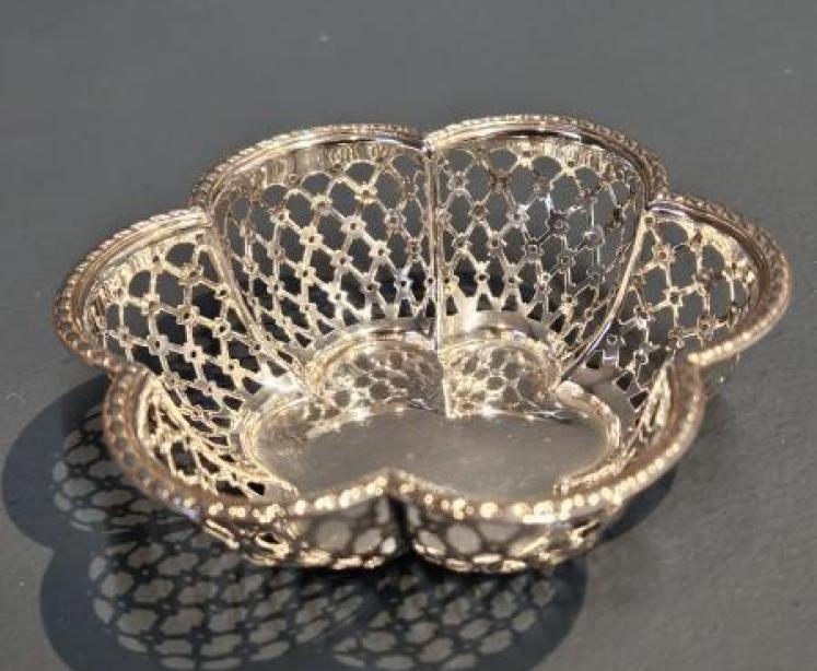 Edwardian Chester Silver Dish - Image 1