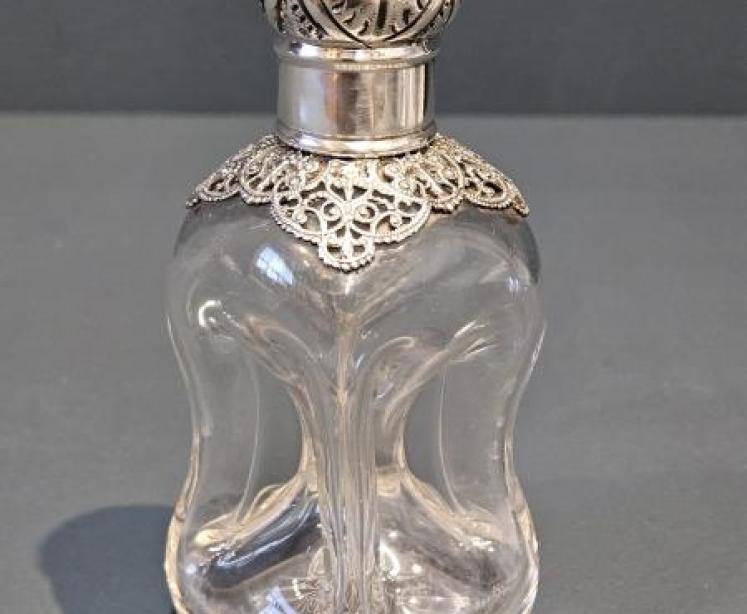 Victorian Silver Topped Glug Scent Bottle - Image 1