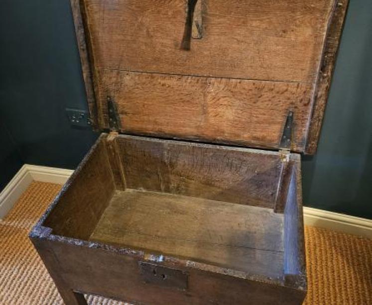 Unusual Proportioned James II Oak Coffer - Image 5