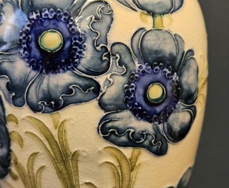 Macintyre Moorcroft Poppies Vase - Image 4