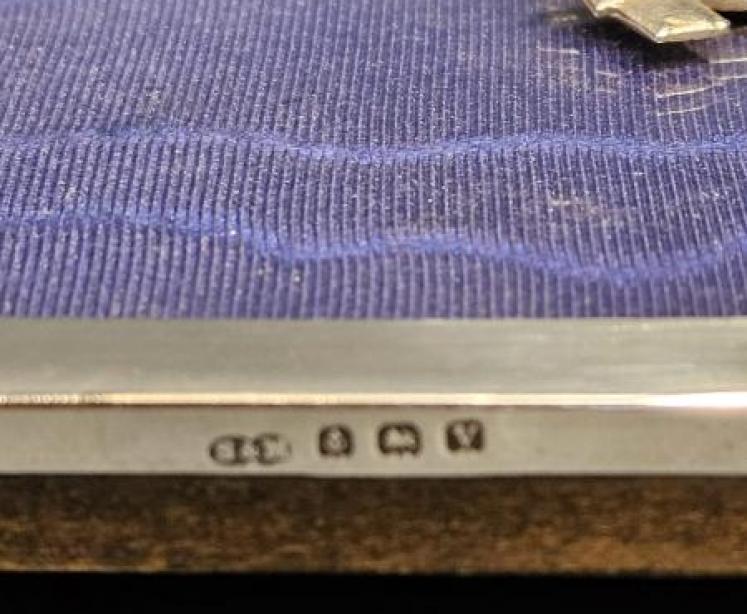 George V Silver Scottie Dog Motif Photo Frame - Image 3