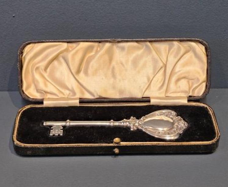 Superb George V Silver Key In Presentation Case - Image 1