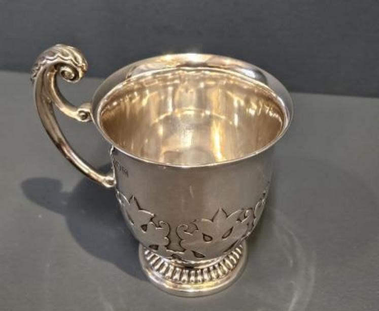 Edwardian Card Cut 6.5 Troy Oz Silver Mug - Image 7