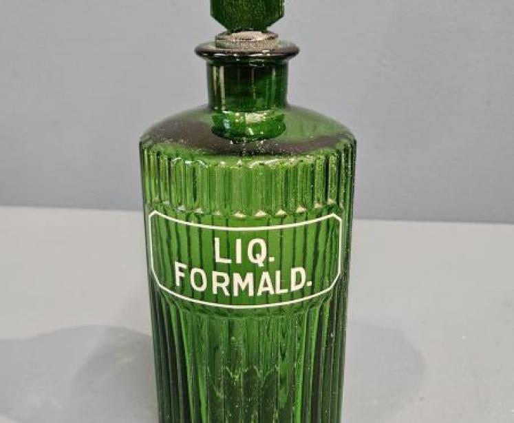 Set of 10 Edwardian Green Glass Apothecary Bottles  - Image 2