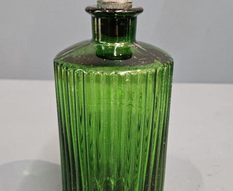 Set of 10 Edwardian Green Glass Apothecary Bottles  - Image 5