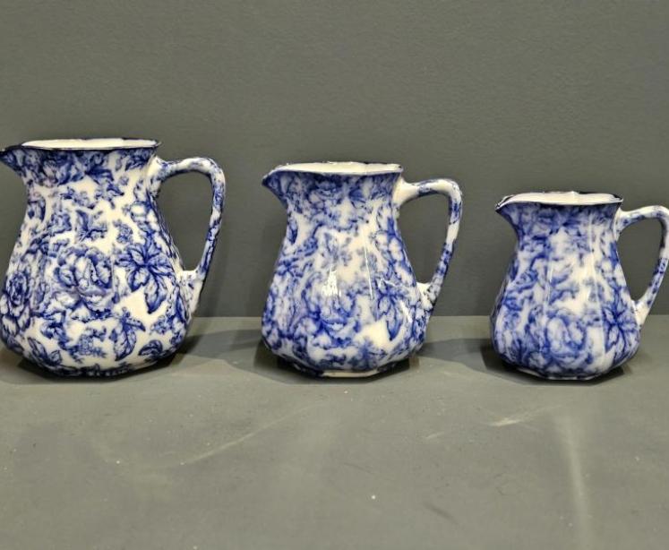 Set of 3 Victorian Losol Ware Jugs  - Image 2