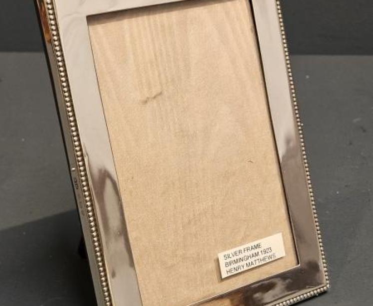George V Silver Beaded Edge Frame  - Image 1