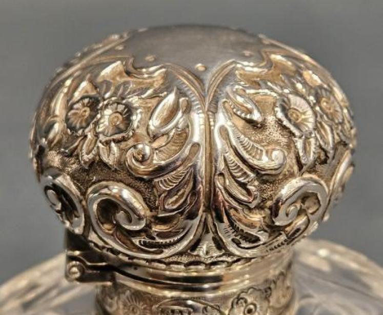 Victorian Cut Crystal and Silver Scent Bottle  - Image 4