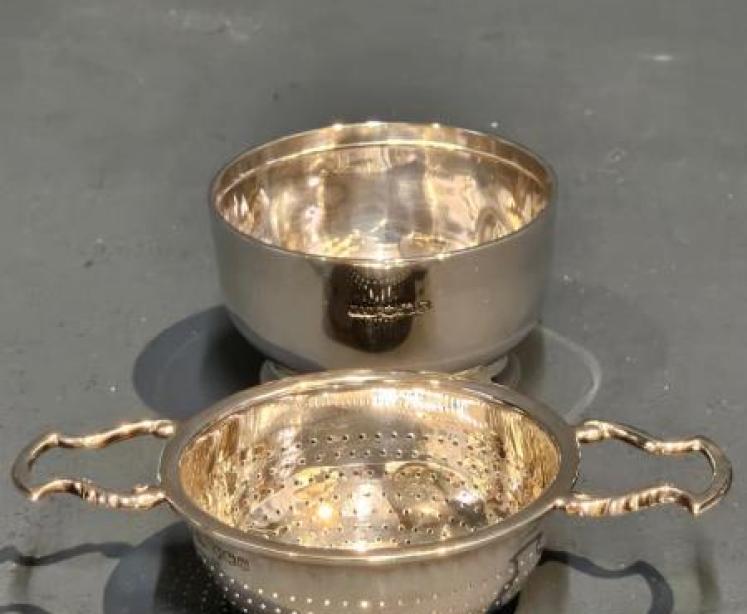 Mapin & Webb Silver Tea Strainer  - Image 4