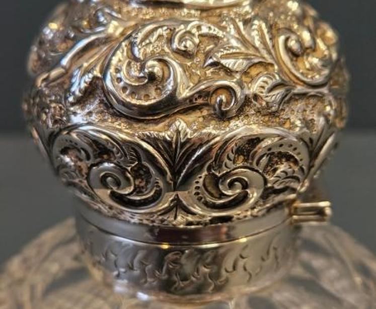 Large Edwardian Silver and Crystal Scent Bottle - Image 2