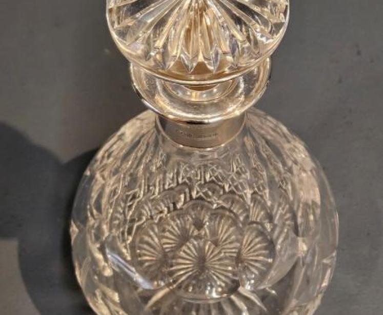 Hukin & Heath Silver Collar Crystal Decanter - Image 5
