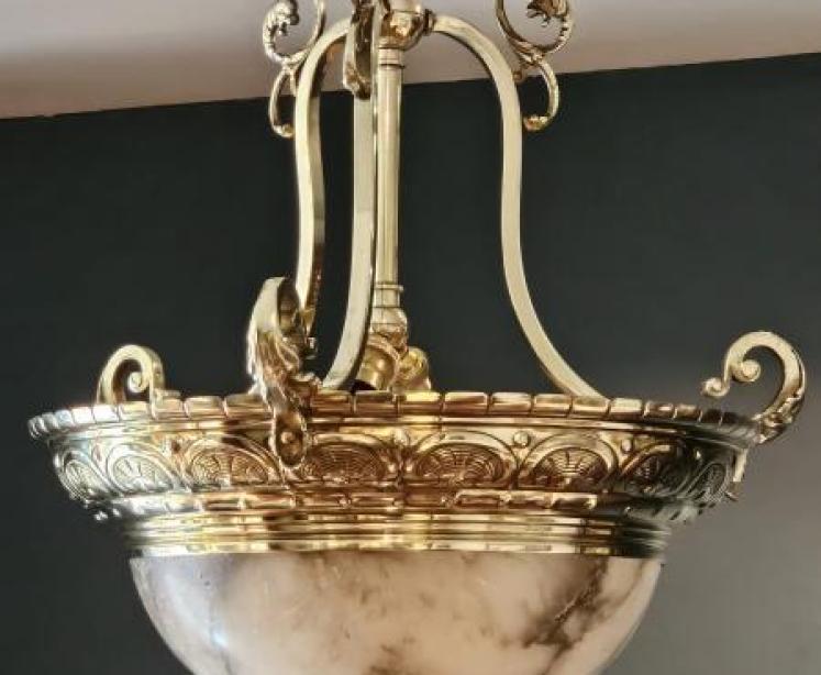 Outstanding Quality Edwardian Alabaster and Brass Chandelier - Image 1