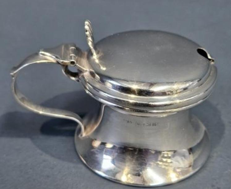George V Silver Mustard Pot and Liner - Image 2