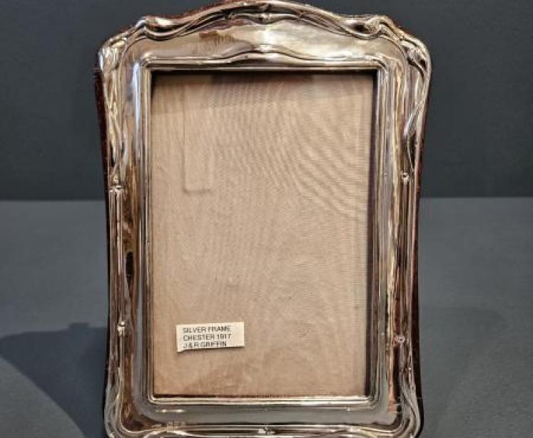 George V Chester Silver Photo Frame - Image 1