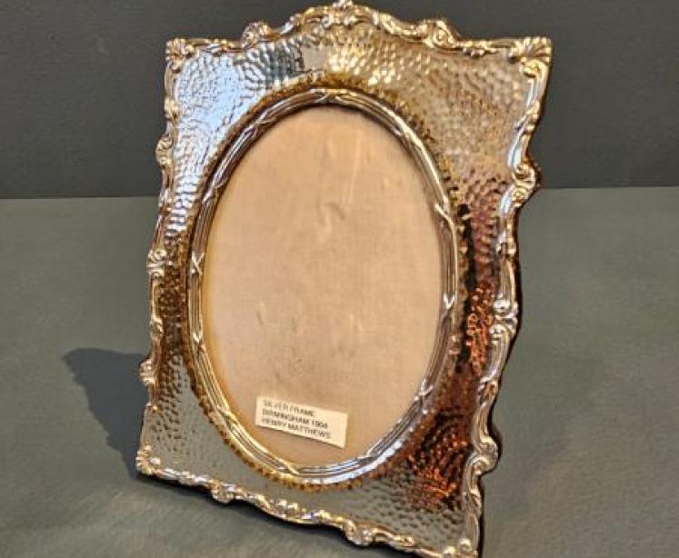 Edwardian Planished Silver Photo Frame - Image 6
