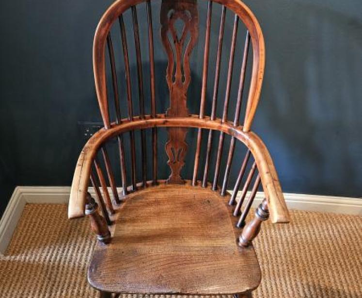 George III High Back Yew and Elm Wood Windsor Chair - Image 6