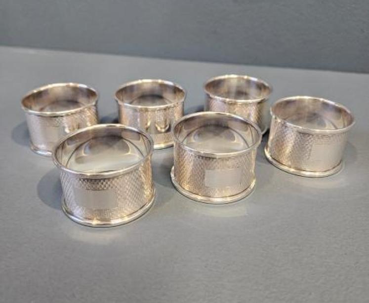 Set of Six Engine Turned Silver Napkin Rings - Image 3