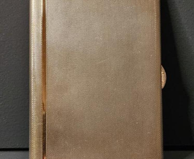  Heavy Quality Engine Turned Silver Cheroot Case With Gold Inlay - Image 1