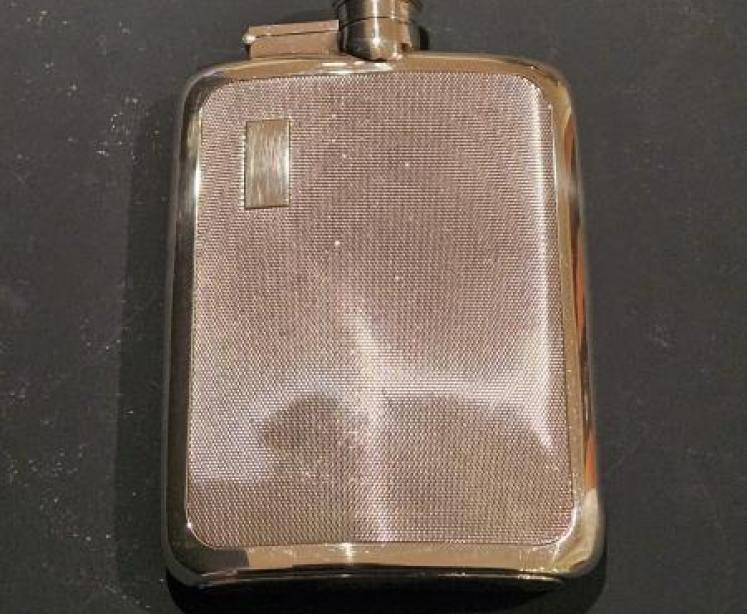 Extra Large 10 Troy oz Engine Turned Hip Flask - Image 1