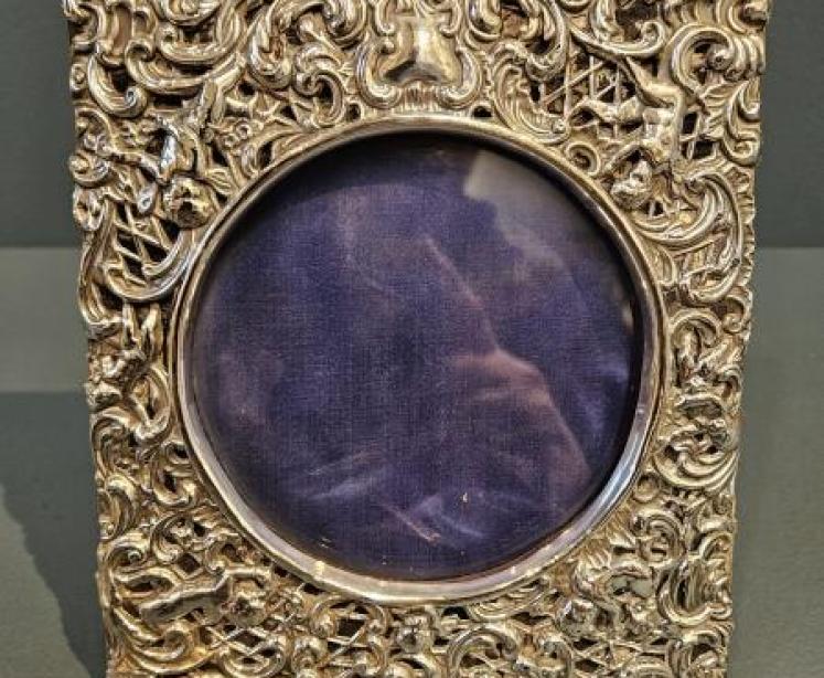 Victorian Chester Silver Photo Frame by William Comyns - Image 2