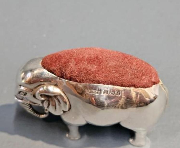 Large Edwardian Silver Elephant Pin Cushion - Image 4