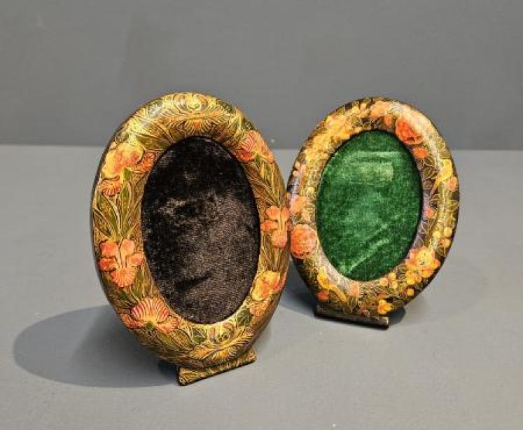 Pair of Kashmiri Photo Frames - Image 5
