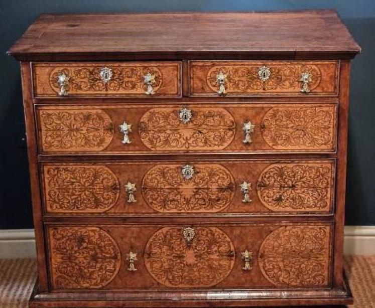 William and Mary Seaweed Inlaid Walnut Chest of Drawers - Image 7