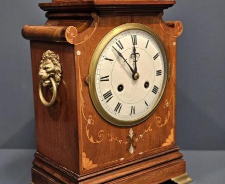 Superb 8 Day Gong Chiming Mantel Clock - Image 2