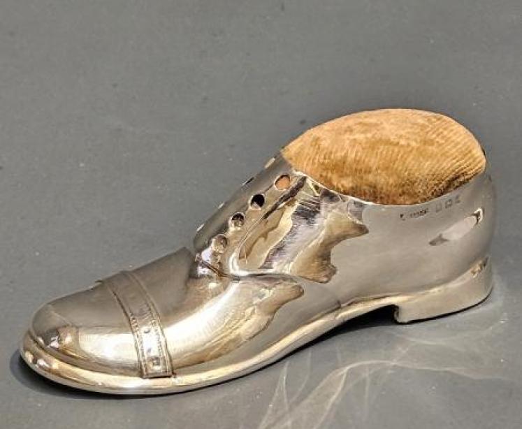 Edwardian Silver Shoe Pin Cushion - Image 1