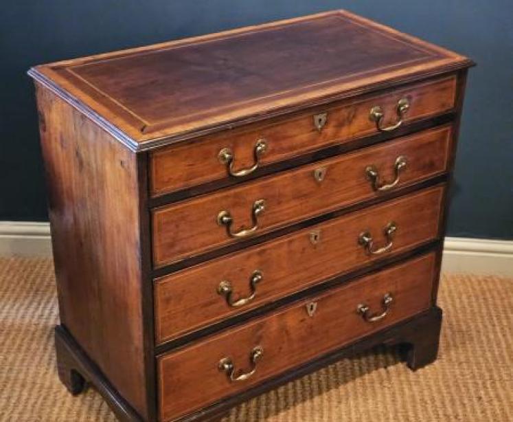 Regency Mahogany Satinwood Crossbanded Chest of Drawers - Image 5
