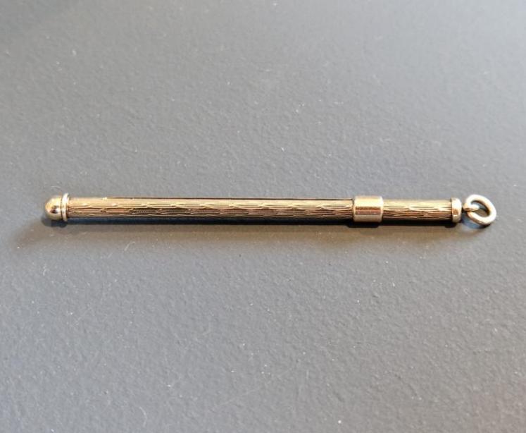 9ct Gold Engine Turned Telescopic Cocktail Stirrer - Image 2