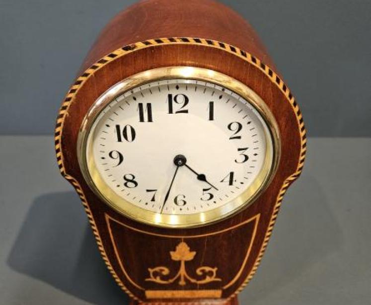 Unusual Edwardian Keyhole Design Inlaid Mantel Clock - Image 5