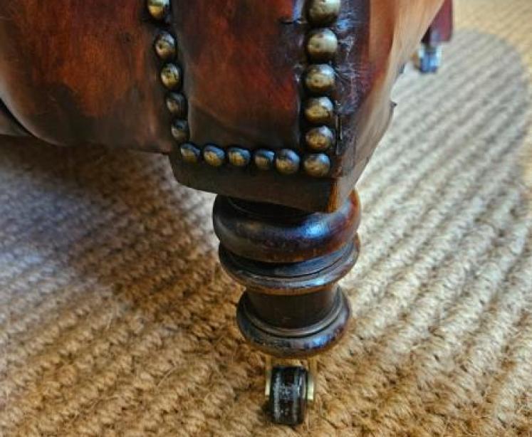 Victorian Leather Chesterfield Sofa - Image 5