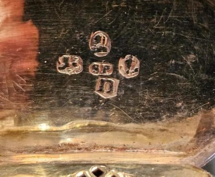 Unusual Curved Silver Vinaigrette  - Image 3