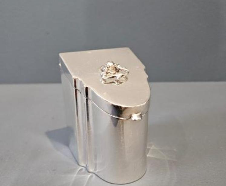 Unusual Knife Box Design Tea Caddy  - Image 1